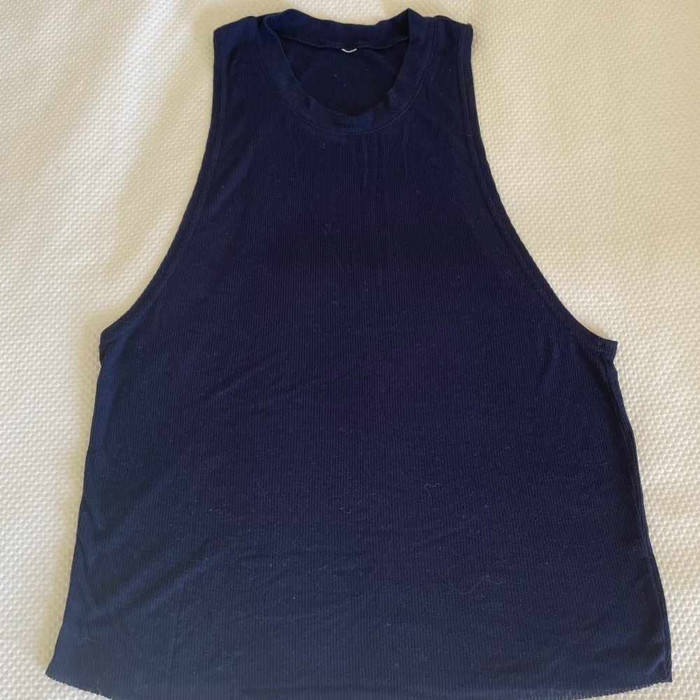 ALO Yoga Ribbed MuscleTee - Picture 2 of 3